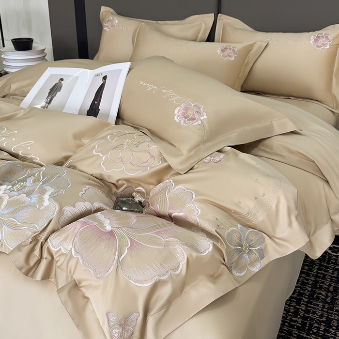 91家纺网 家纺一手货源 找家纺 女子家纺 2026新款A类新款新疆长绒棉澳棉高端全棉纯棉绣花四件套-花富贵 浅香槟