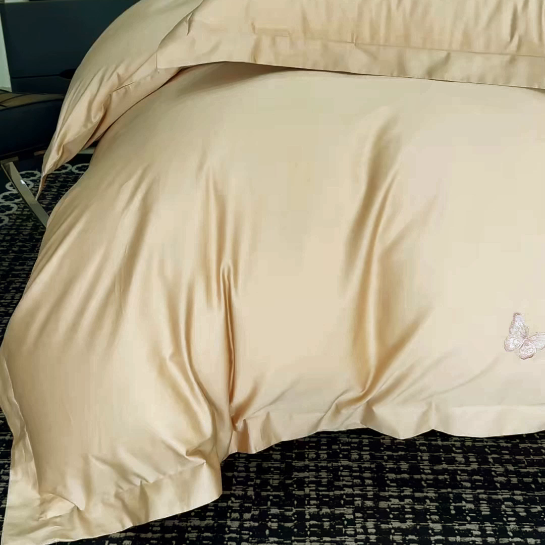 91家纺网 家纺一手货源 找家纺 女子家纺 2026新款A类新款新疆长绒棉澳棉高端全棉纯棉绣花四件套-花富贵 浅香槟