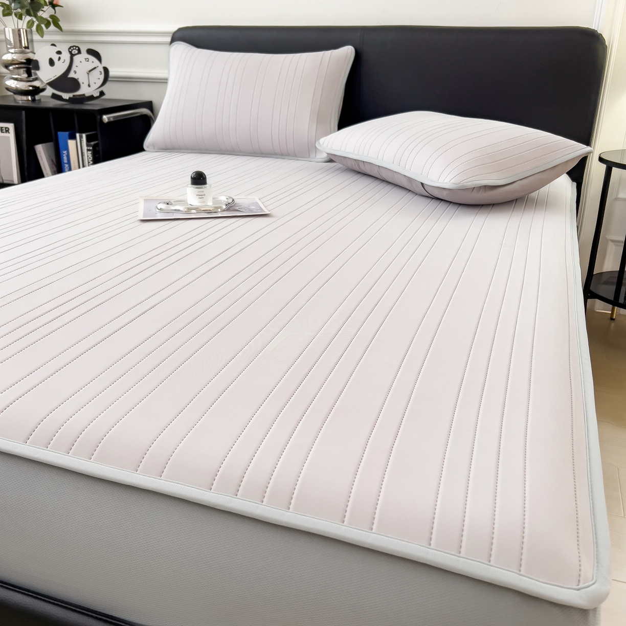 91家纺网 家纺一手货源 找家纺 丝羽坊 2026新款云朵凉感纯色小冰皮软凉席-床笠款 浅灰