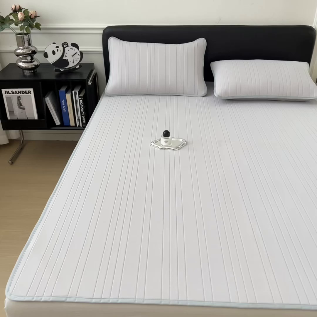 91家纺网 家纺一手货源 找家纺 丝羽坊 2026新款云朵凉感纯色小冰皮软凉席-床笠款 浅灰