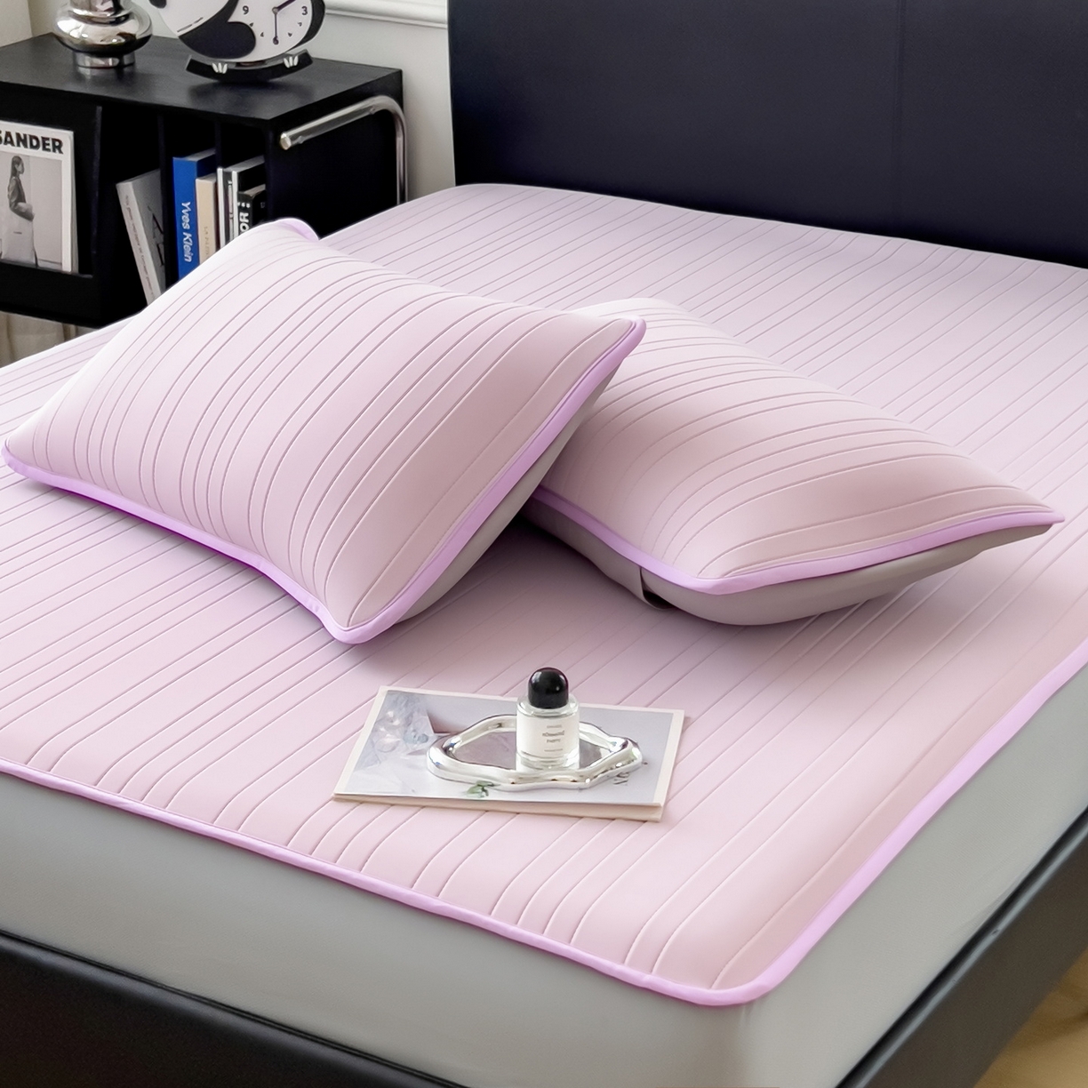 91家纺网 家纺一手货源 找家纺 丝羽坊 2026新款云朵凉感纯色小冰皮软凉席-床笠款 浅紫