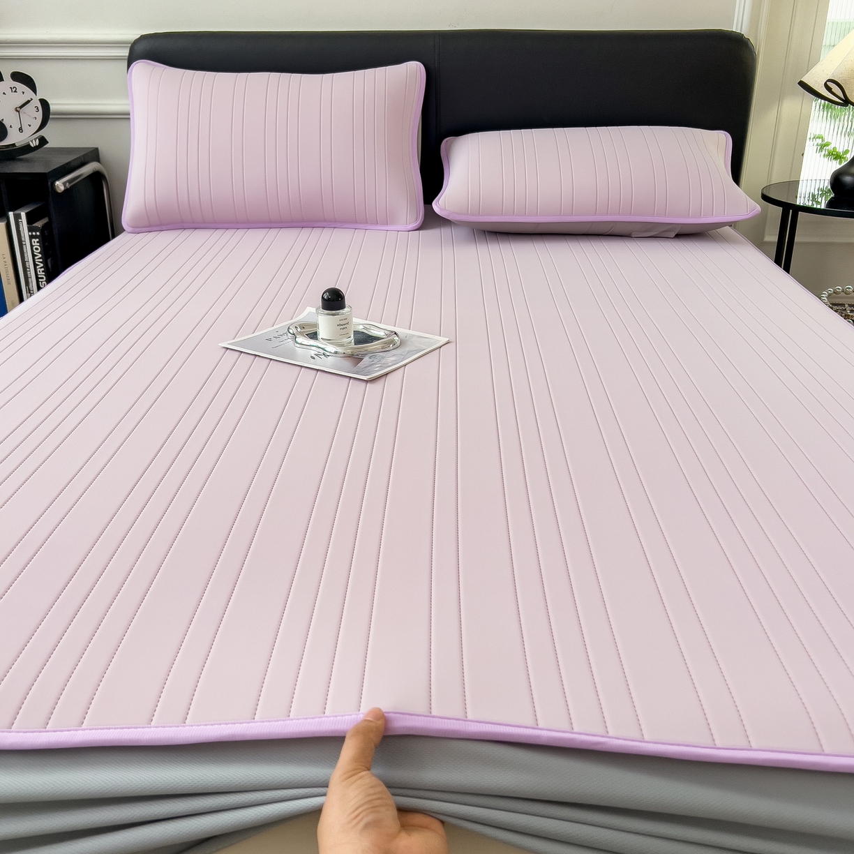 91家纺网 家纺一手货源 找家纺 丝羽坊 2026新款云朵凉感纯色小冰皮软凉席-床笠款 浅紫