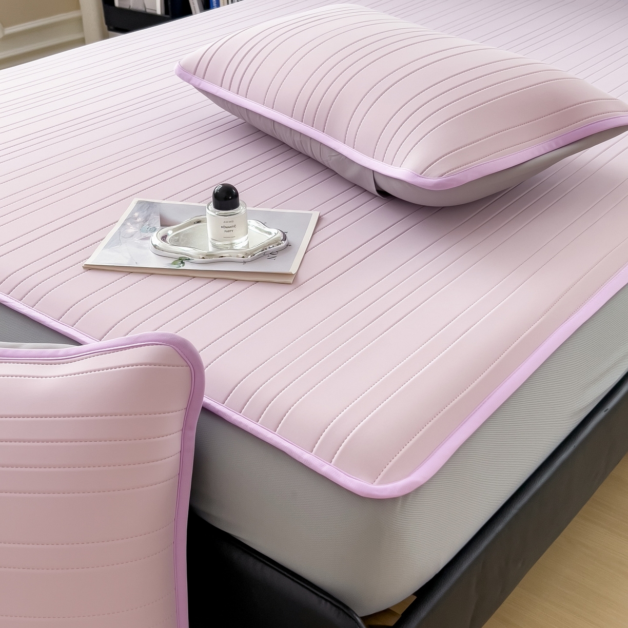 91家纺网 家纺一手货源 找家纺 丝羽坊 2026新款云朵凉感纯色小冰皮软凉席-床笠款 浅紫