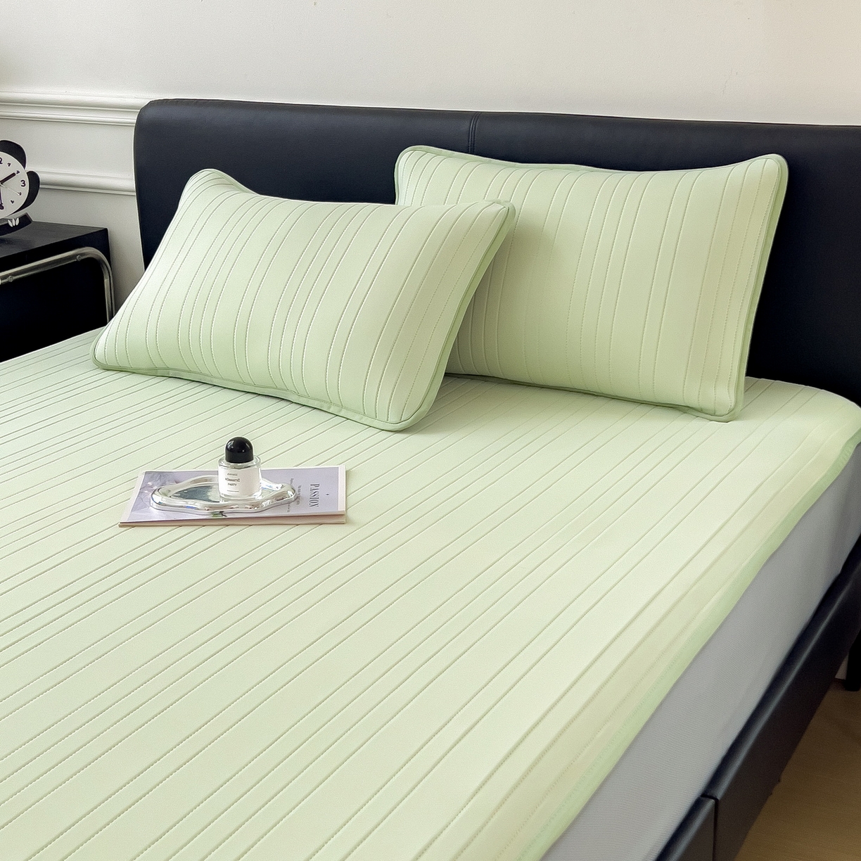 91家纺网 家纺一手货源 找家纺 丝羽坊 2026新款云朵凉感纯色小冰皮软凉席-床笠款 清新绿