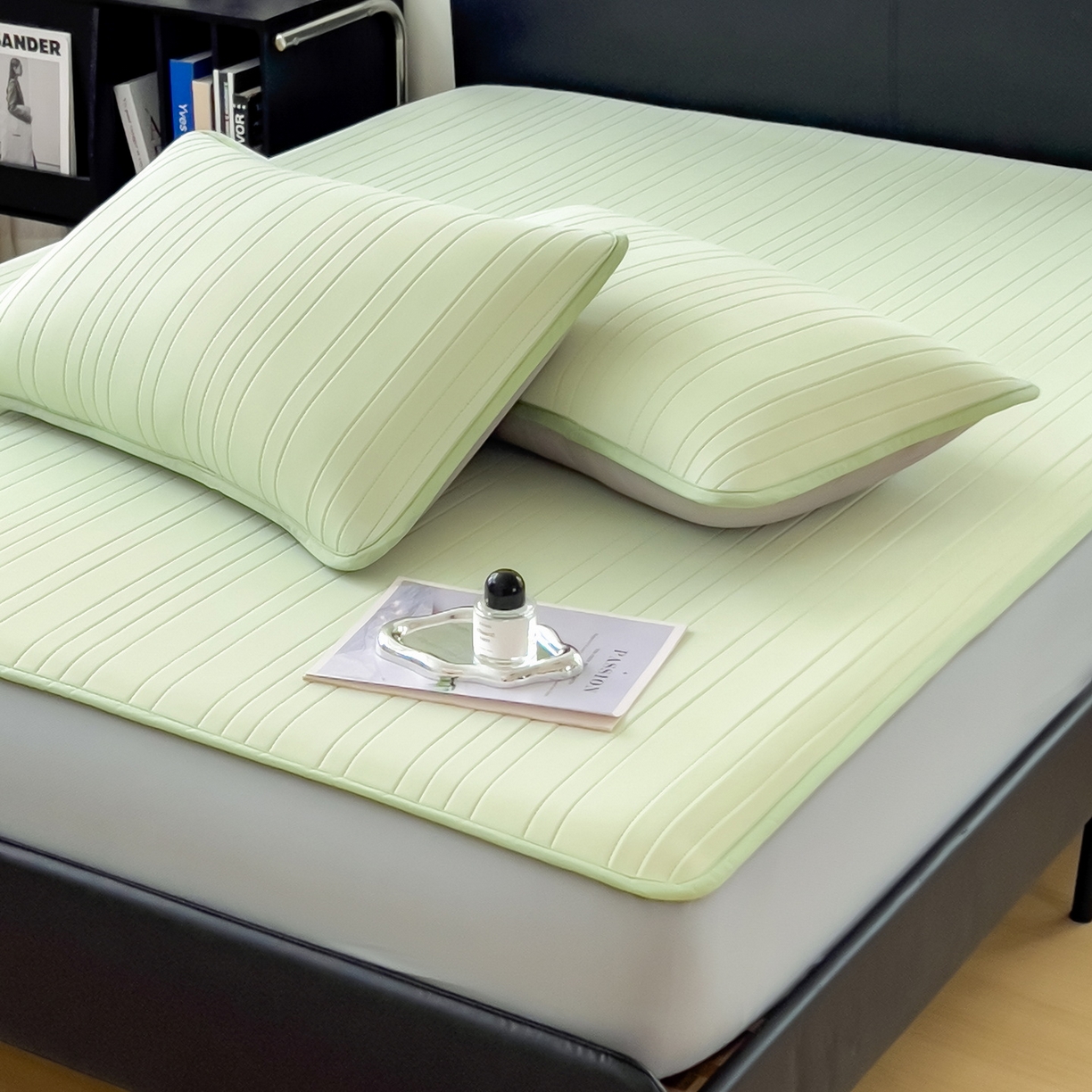 91家纺网 家纺一手货源 找家纺 丝羽坊 2026新款云朵凉感纯色小冰皮软凉席-床笠款 清新绿