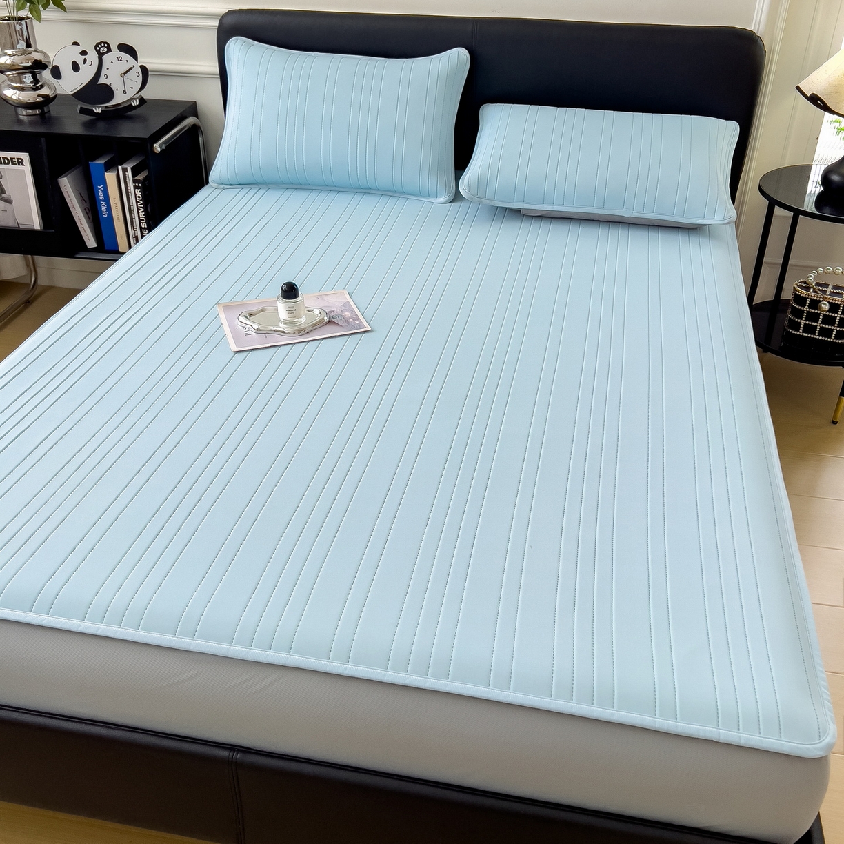 91家纺网 家纺一手货源 找家纺 丝羽坊 2026新款云朵凉感纯色小冰皮软凉席-床笠款 天蓝