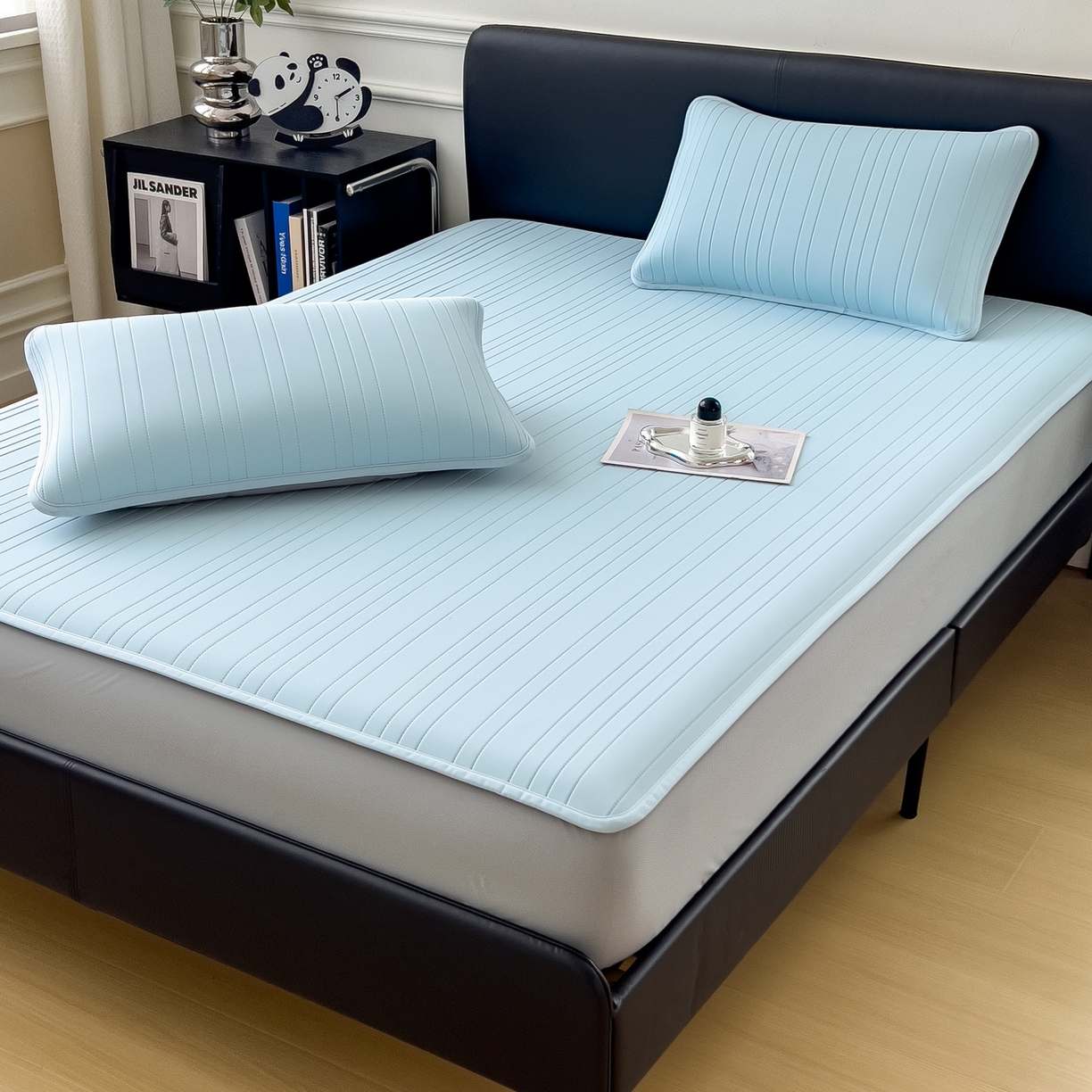 91家纺网 家纺一手货源 找家纺 丝羽坊 2026新款云朵凉感纯色小冰皮软凉席-床笠款 天蓝