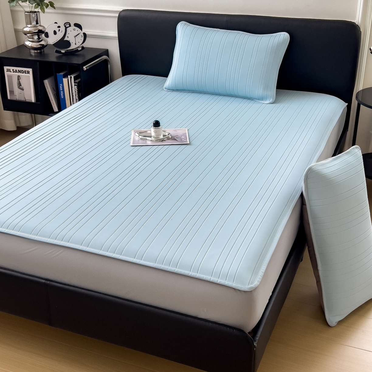 91家纺网 家纺一手货源 找家纺 丝羽坊 2026新款云朵凉感纯色小冰皮软凉席-床笠款 天蓝