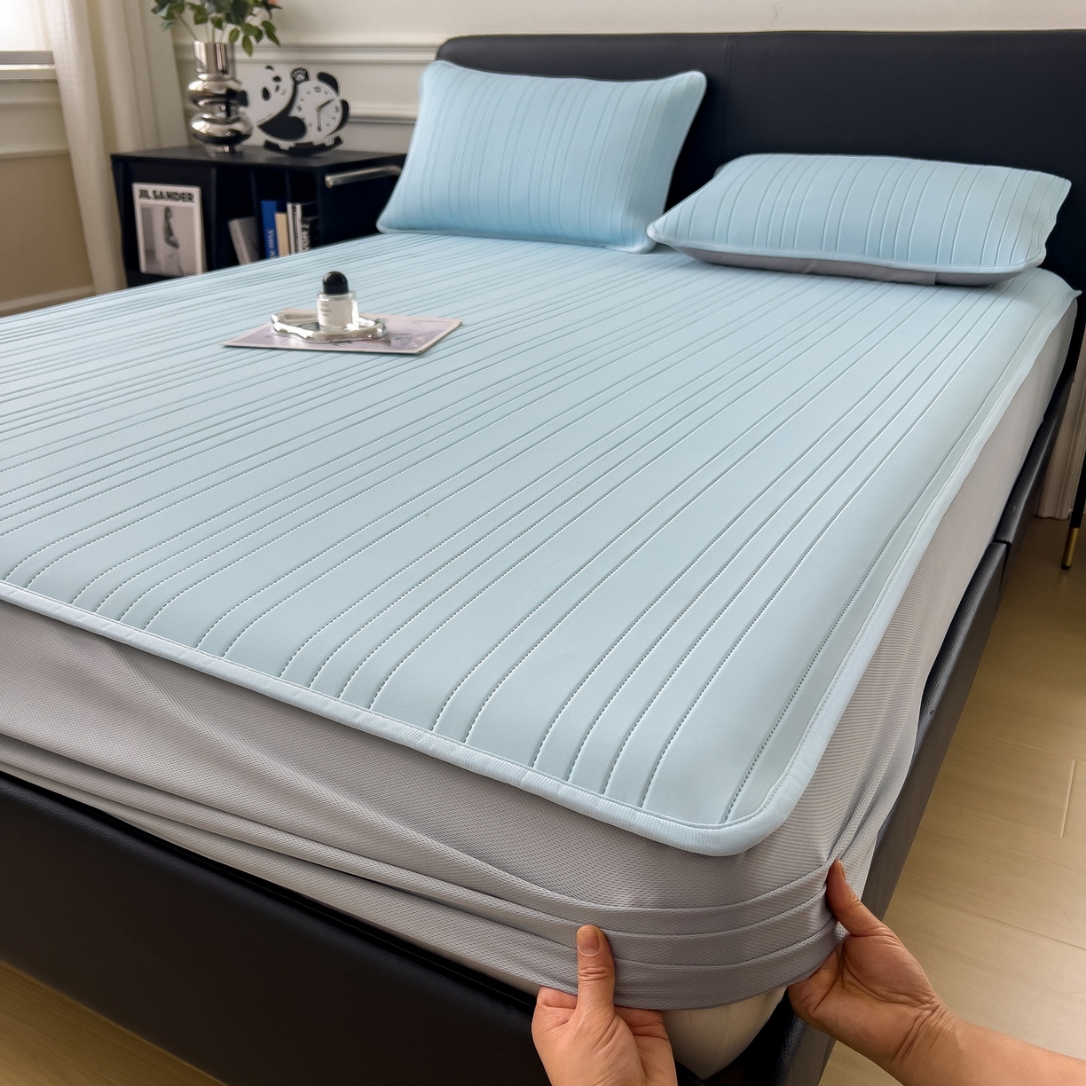 91家纺网 家纺一手货源 找家纺 丝羽坊 2026新款云朵凉感纯色小冰皮软凉席-床笠款 天蓝