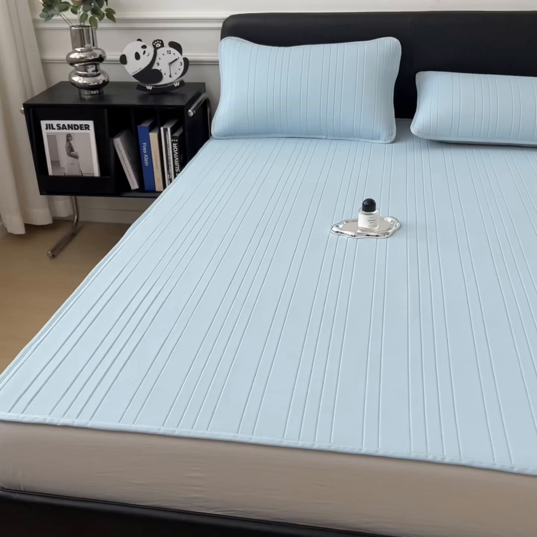 91家纺网 家纺一手货源 找家纺 丝羽坊 2026新款云朵凉感纯色小冰皮软凉席-床笠款 天蓝