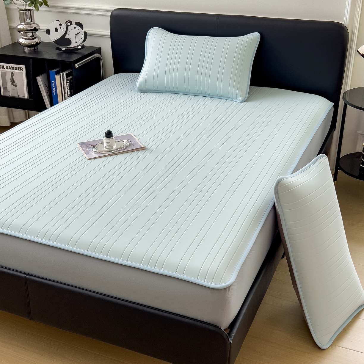 91家纺网 家纺一手货源 找家纺 丝羽坊 2026新款云朵凉感纯色小冰皮软凉席-床笠款 甜心蓝