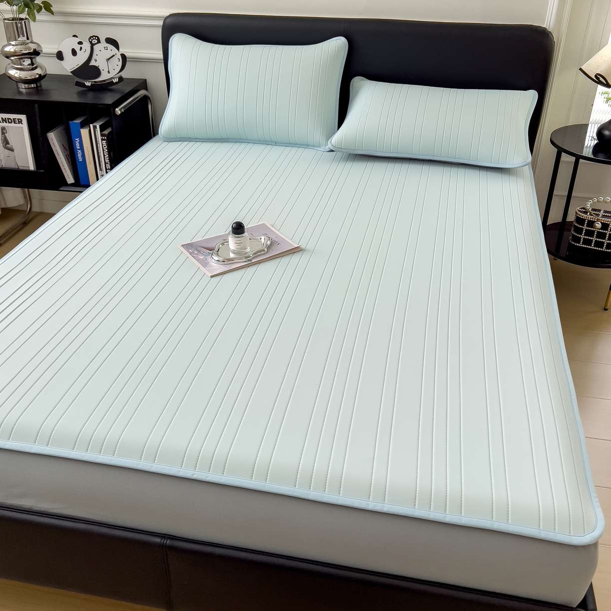 91家纺网 家纺一手货源 找家纺 丝羽坊 2026新款云朵凉感纯色小冰皮软凉席-床笠款 甜心蓝