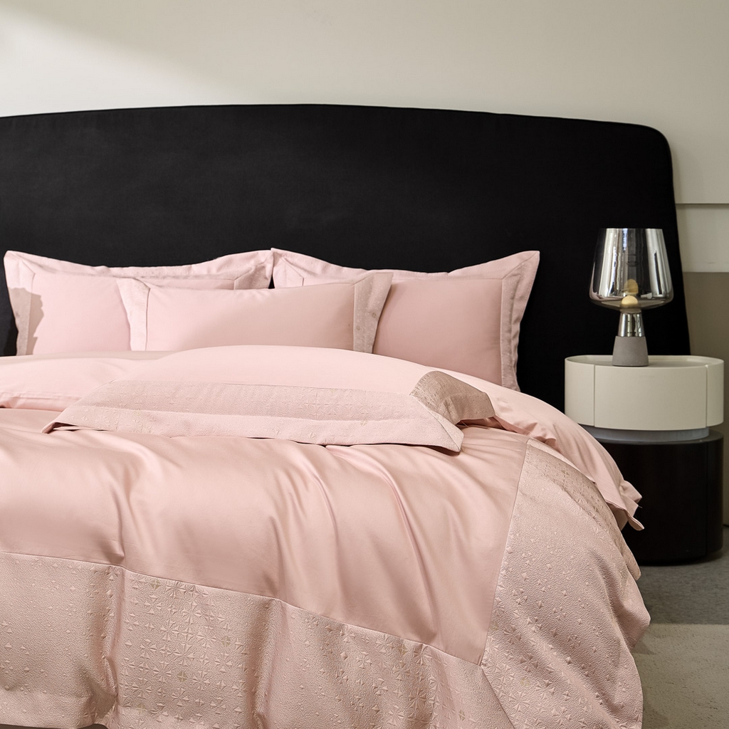 91家纺网 家纺一手货源 找家纺 女子家纺 2026新款全棉烫花拼角100%长绒棉四件套-丽思兰顿 1丽思兰顿-嫩粉色