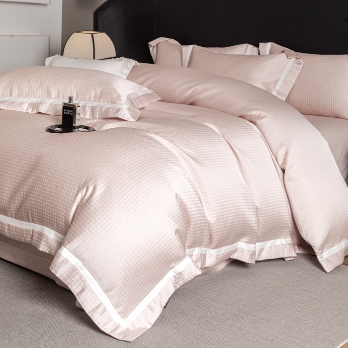 91家纺网 家纺一手货源 找家纺 家居1号家纺 2026新款西西里厚织高精密锦缎提花四件套（全网控价！活动立减券后价格不得低于：标准488元，加大518元！请大家把控利润！严禁内卷！会员优惠10元！） 西西里-流金粉