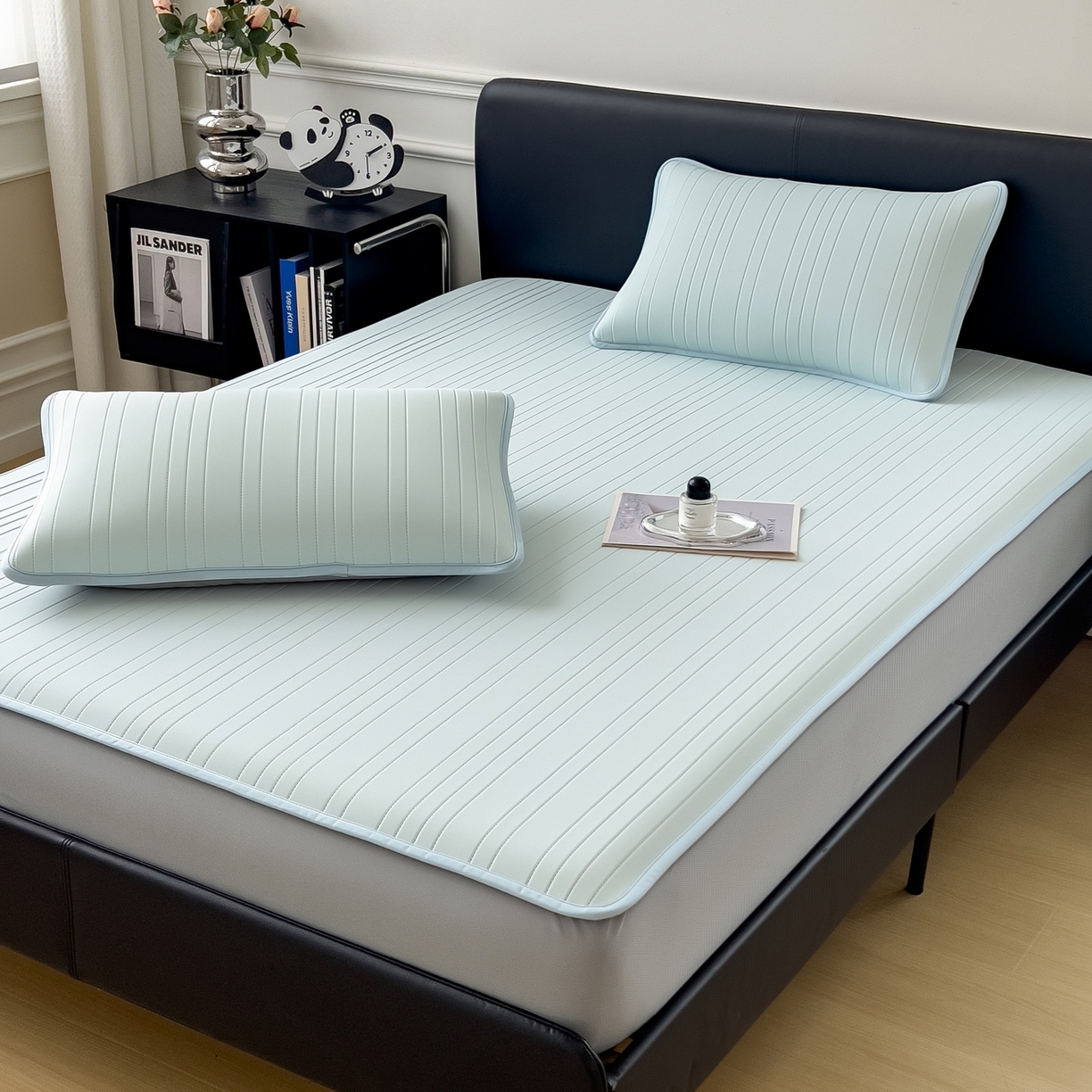 91家纺网 家纺一手货源 找家纺 丝羽坊 2026新款云朵凉感纯色小冰皮软凉席-床笠款 甜心蓝