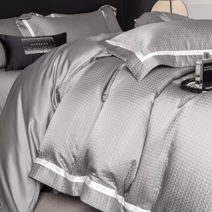 91家纺网 家纺一手货源 找家纺 家居1号家纺 2026新款西西里厚织高精密锦缎提花四件套（全网控价！活动立减券后价格不得低于：标准488元，加大518元！请大家把控利润！严禁内卷！会员优惠10元！） 西西里-星空灰