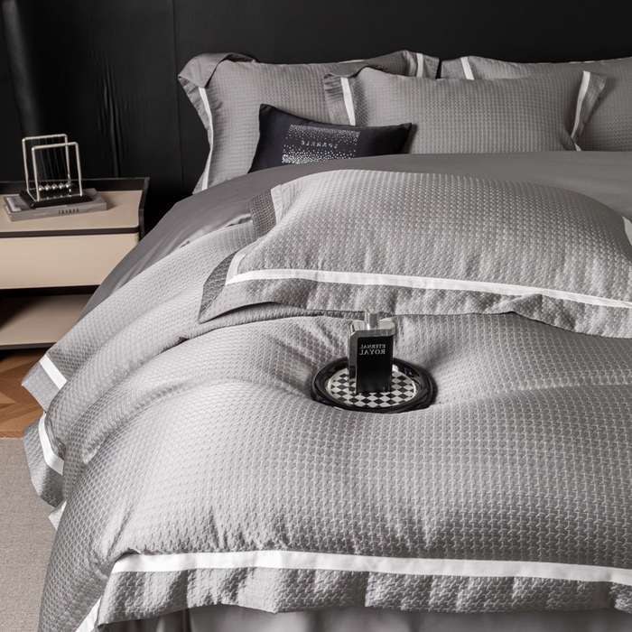 91家纺网 家纺一手货源 找家纺 家居1号家纺 2026新款西西里厚织高精密锦缎提花四件套（全网控价！活动立减券后价格不得低于：标准488元，加大518元！请大家把控利润！严禁内卷！会员优惠10元！） 西西里-星空灰