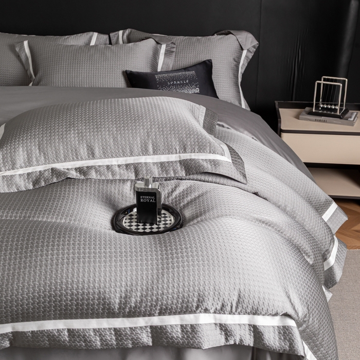 91家纺网 家纺一手货源 找家纺 家居1号家纺 2026新款西西里厚织高精密锦缎提花四件套（全网控价！活动立减券后价格不得低于：标准488元，加大518元！请大家把控利润！严禁内卷！会员优惠10元！） 西西里-星空灰