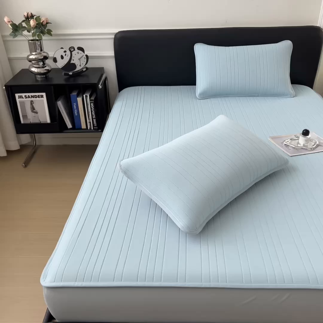 91家纺网 家纺一手货源 找家纺 丝羽坊 2026新款云朵凉感纯色小冰皮软凉席-床笠款 甜心蓝