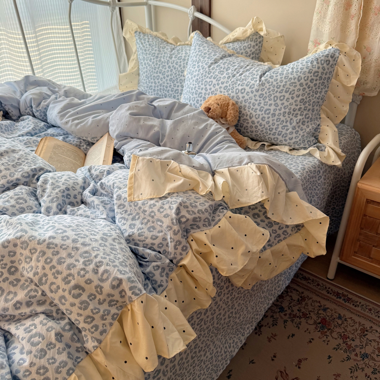 91家纺网 家纺一手货源 找家纺 摩妮卡 2026新款数码大版小清新乳胶凉席床席款三件套-场景二 睡眠时光