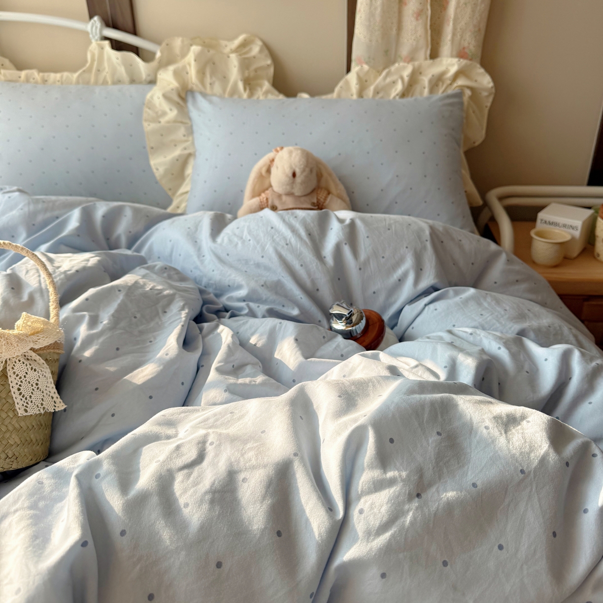 91家纺网 家纺一手货源 找家纺 摩妮卡 2026春夏新款韩版公主风花边亲肤棉水洗棉印花四件套 海盐蓝波点