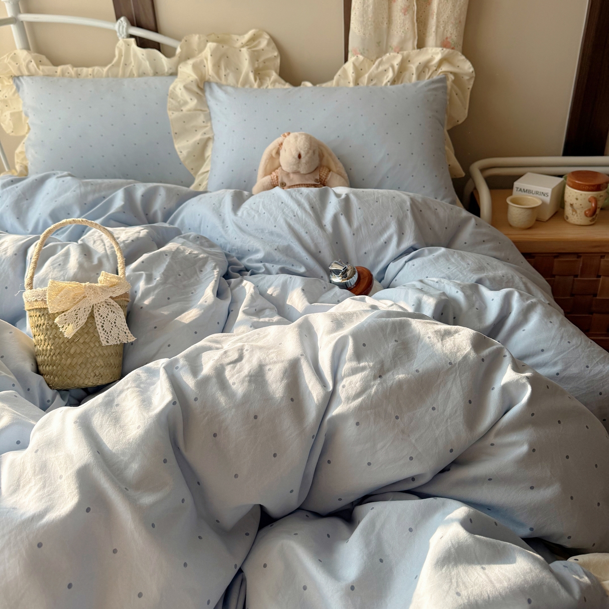 91家纺网 家纺一手货源 找家纺 摩妮卡 2026春夏新款韩版公主风花边亲肤棉水洗棉印花四件套 海盐蓝波点