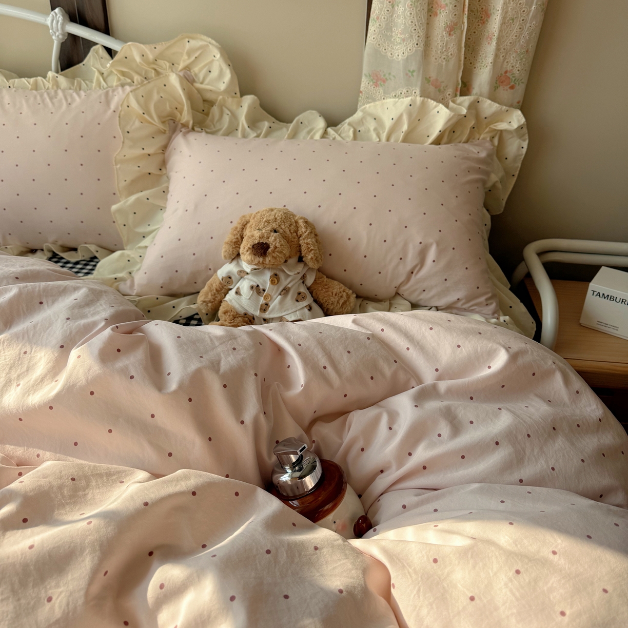 91家纺网 家纺一手货源 找家纺 摩妮卡 2026春夏新款韩版公主风花边亲肤棉水洗棉印花四件套 香雪粉波点