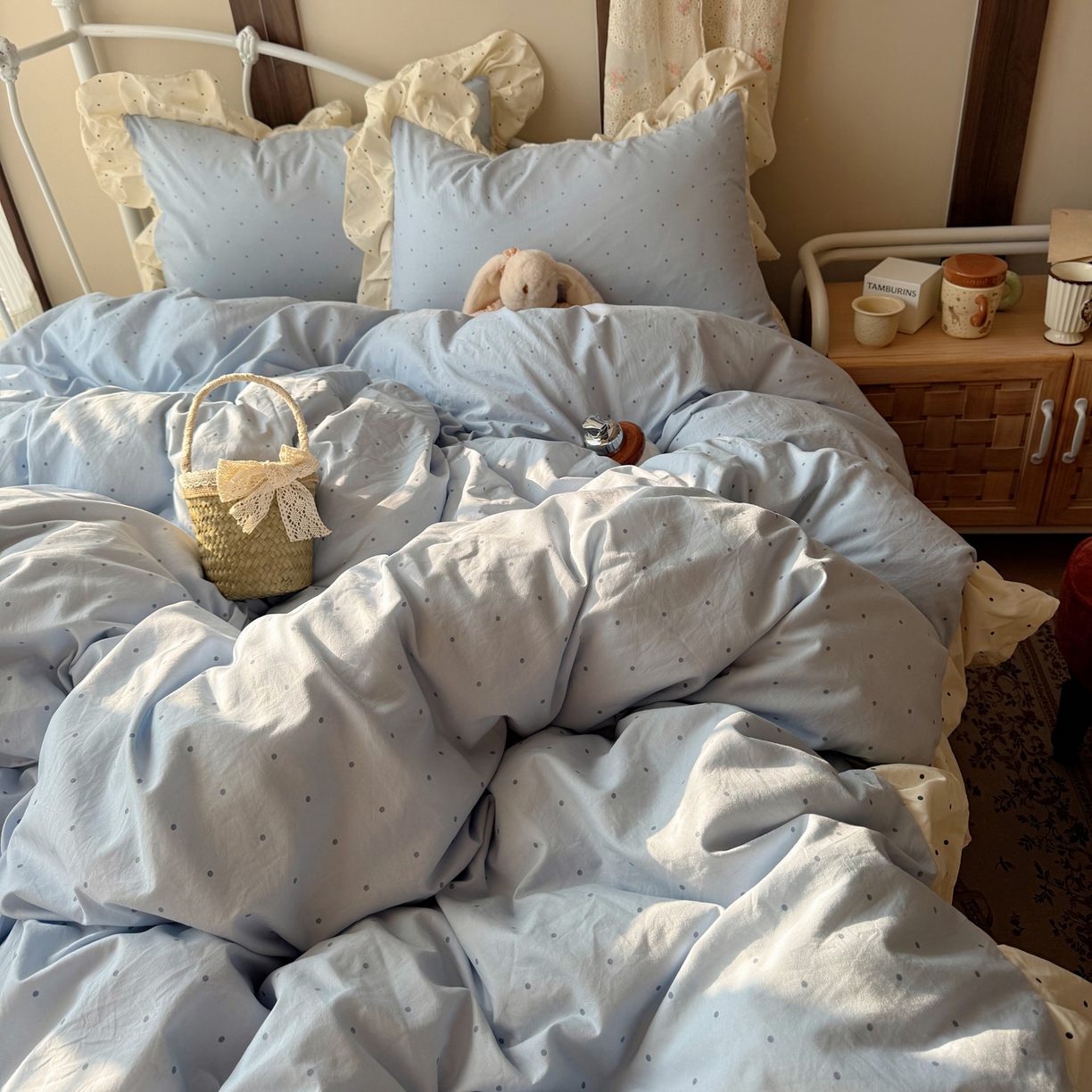 91家纺网 家纺一手货源 找家纺 摩妮卡 2026春夏新款韩版公主风花边亲肤棉水洗棉印花四件套 海盐蓝波点