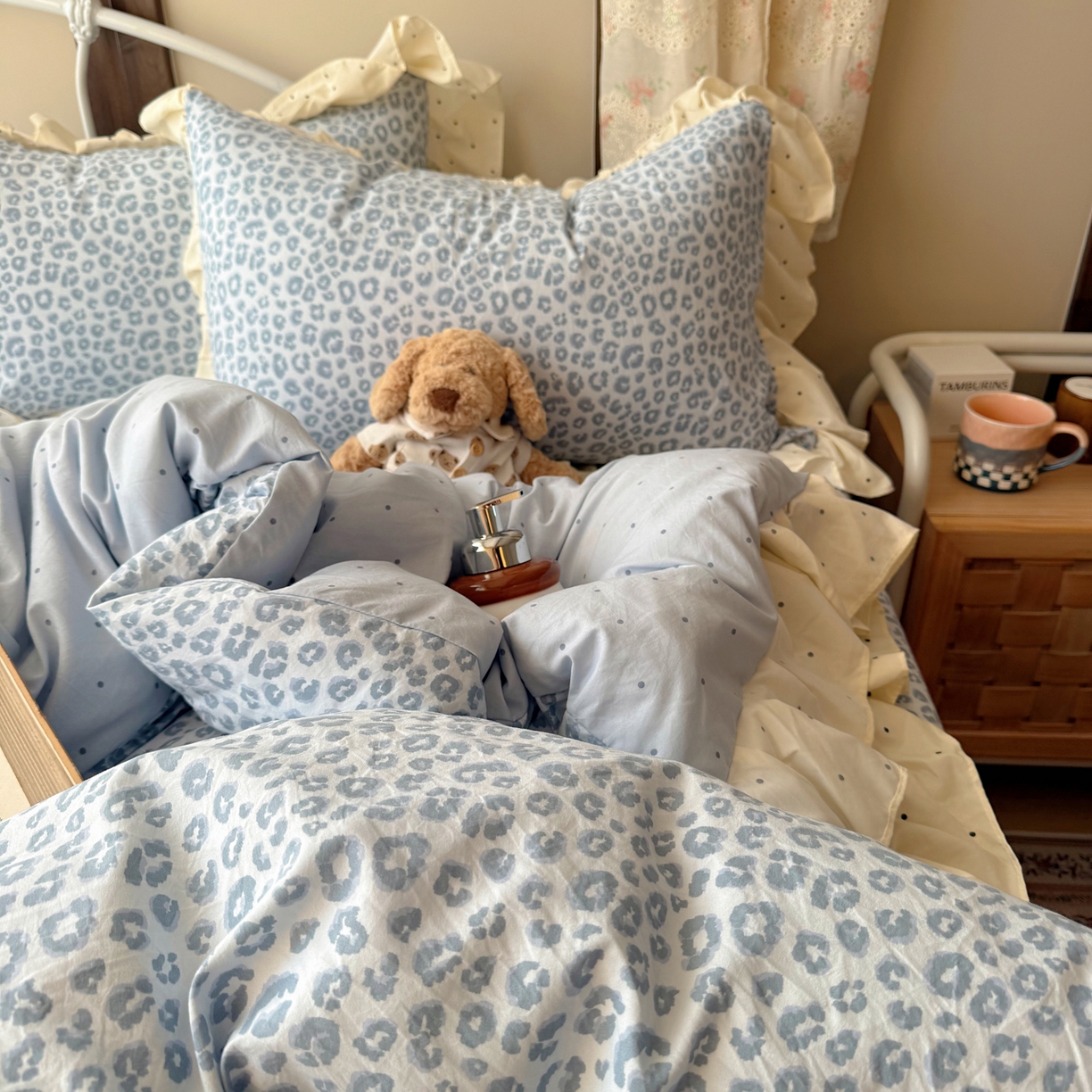 91家纺网 家纺一手货源 找家纺 摩妮卡 2026春夏新款韩版公主风花边亲肤棉水洗棉印花四件套 海盐蓝豹纹