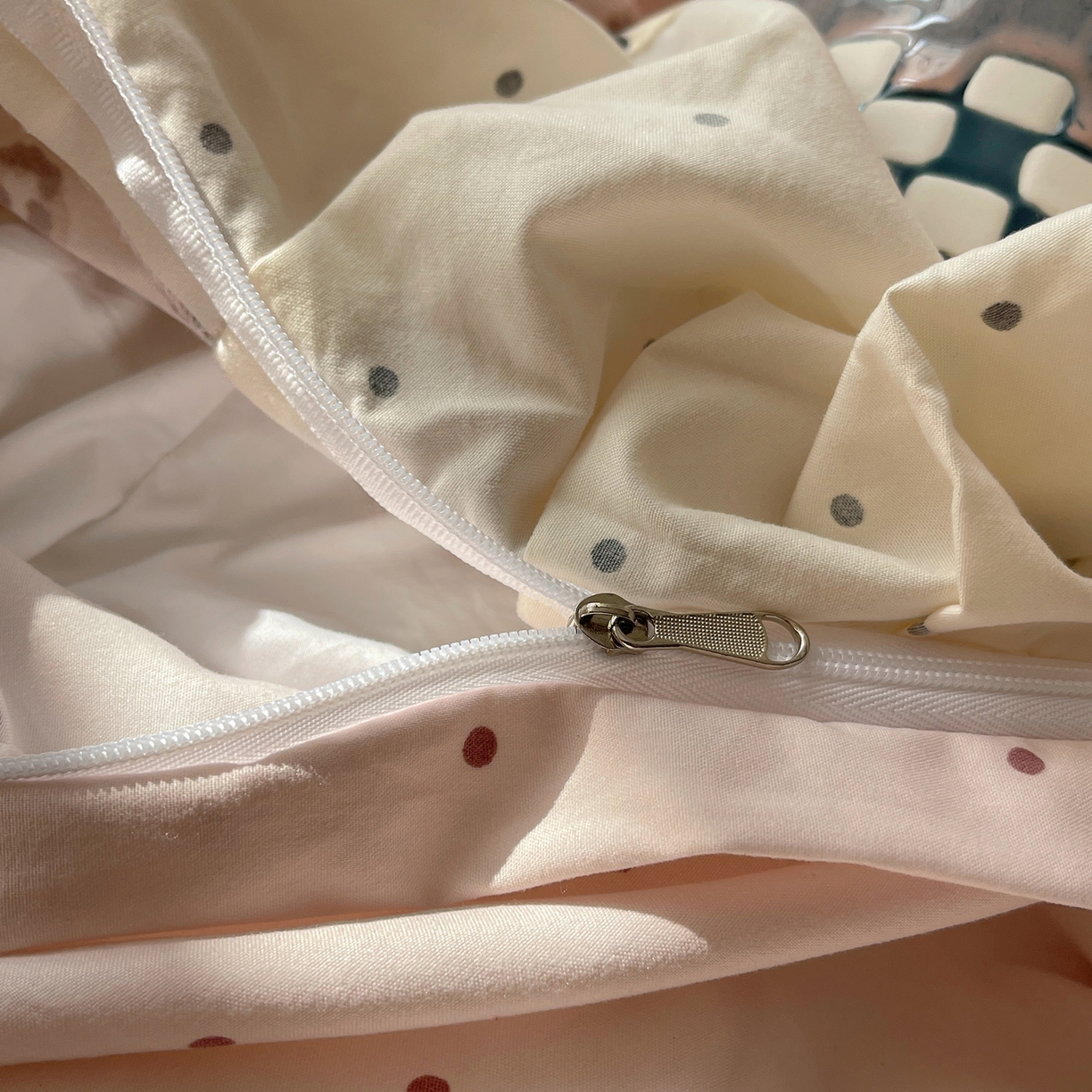 91家纺网 家纺一手货源 找家纺 摩妮卡 2026春夏新款韩版公主风花边亲肤棉水洗棉印花四件套 奶油粉豹纹