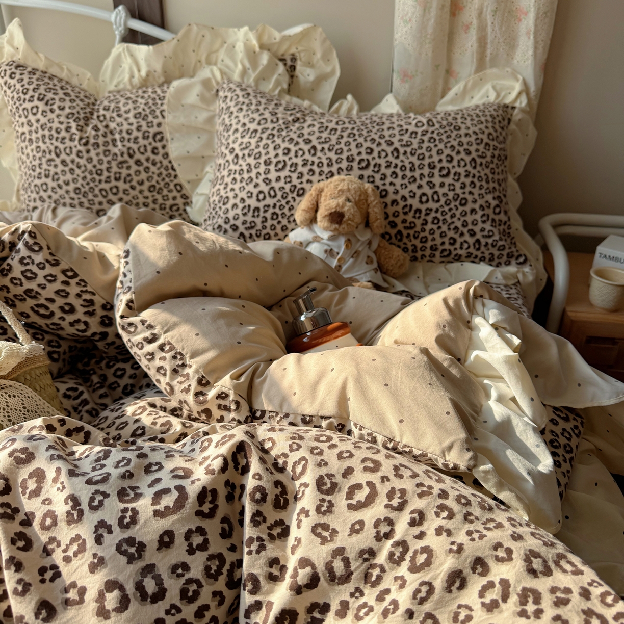 91家纺网 家纺一手货源 找家纺 摩妮卡 2026春夏新款韩版公主风花边亲肤棉水洗棉印花四件套 经典豹纹