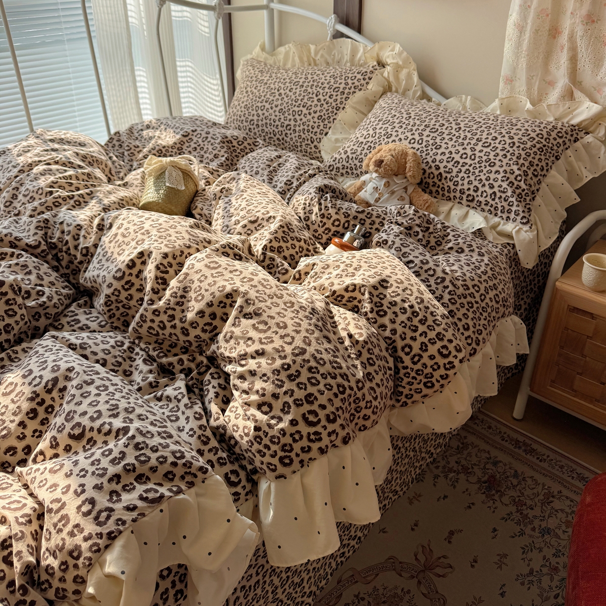 91家纺网 家纺一手货源 找家纺 摩妮卡 2026春夏新款韩版公主风花边亲肤棉水洗棉印花四件套 经典豹纹