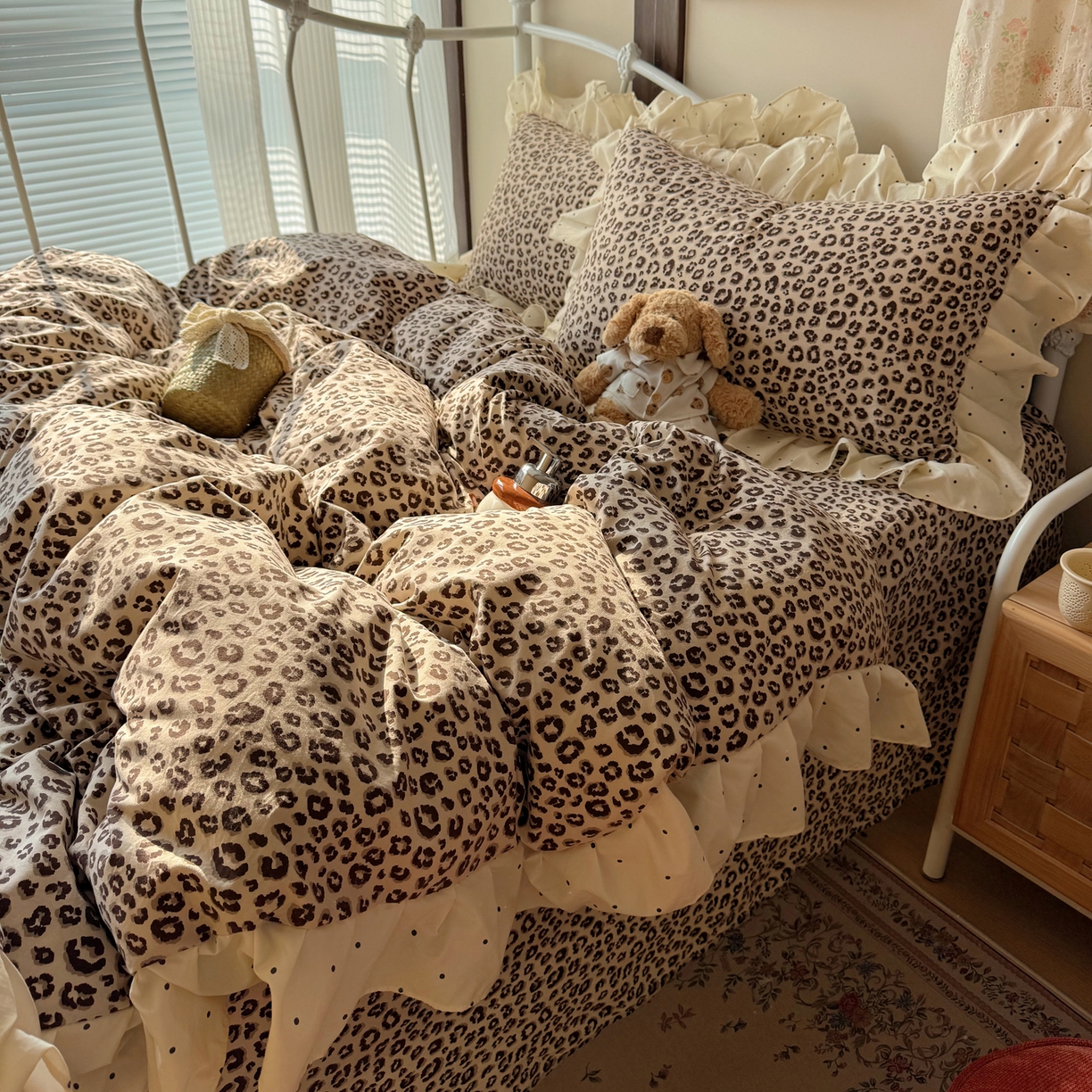 91家纺网 家纺一手货源 找家纺 摩妮卡 2026春夏新款韩版公主风花边亲肤棉水洗棉印花四件套 经典豹纹