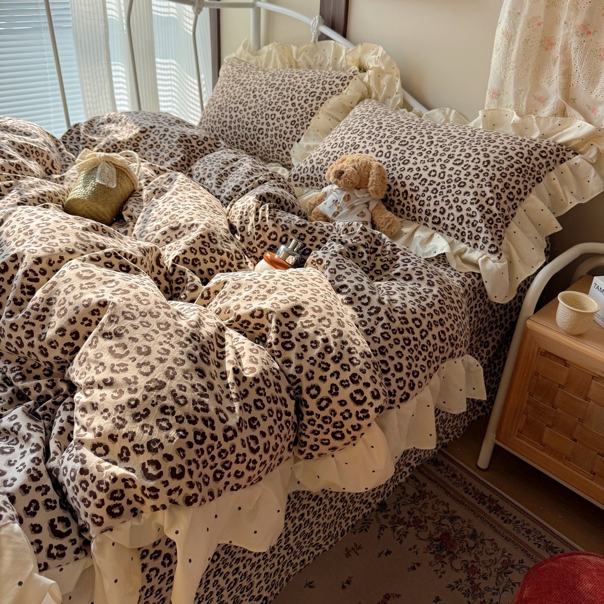 91家纺网 家纺一手货源 找家纺 摩妮卡 2026春夏新款韩版公主风花边亲肤棉水洗棉印花四件套 经典豹纹