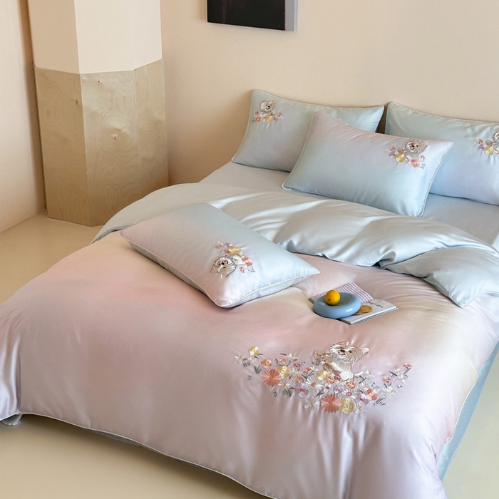 91家纺网 家纺一手货源 找家纺 爱缦 2026新款60支LF级奥地利兰精天丝夏被四件套-小雪的花园系列 小雪的花园四件套-蓝