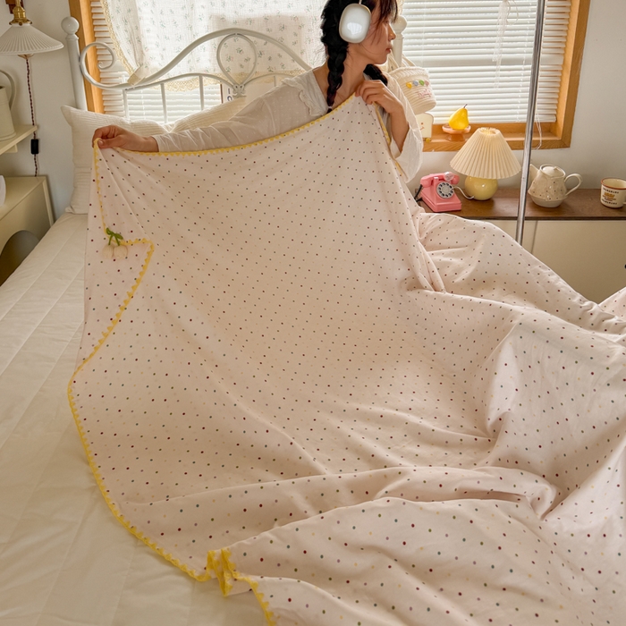 91家纺网 家纺一手货源 找家纺 潮邦创意家居 2026新A类全棉双层纱三角针四角郁金香吊坠盖毯—郁金纱语系列【含A类检测报告】 彩色圆点
