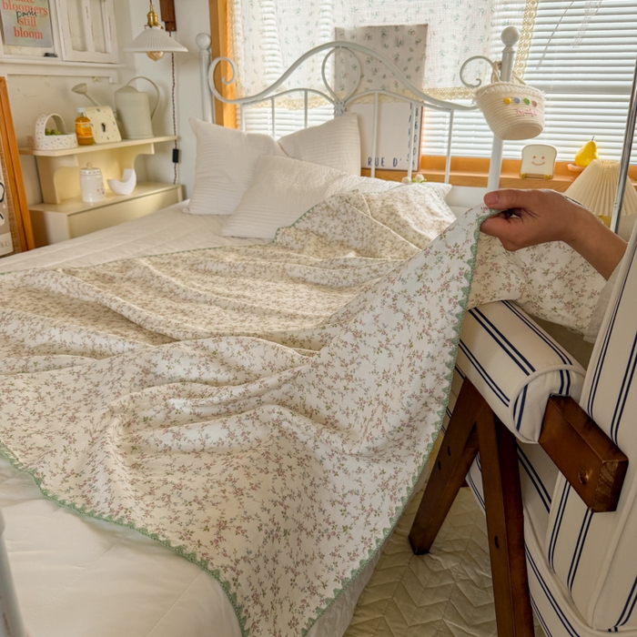 91家纺网 家纺一手货源 找家纺 潮邦创意家居 2026新A类全棉双层纱三角针四角郁金香吊坠盖毯—郁金纱语系列【含A类检测报告】 春上枝芽