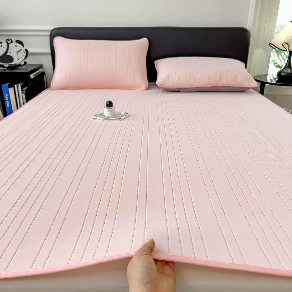 91家纺网 家纺一手货源 找家纺 丝羽坊 2026新款云朵凉感纯色小冰皮软凉席-平铺款 浅粉