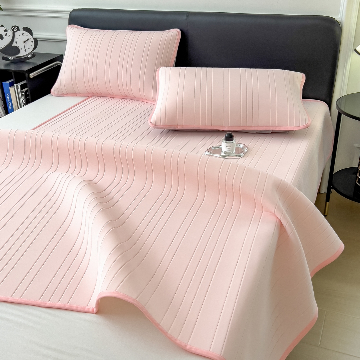 91家纺网 家纺一手货源 找家纺 丝羽坊 2026新款云朵凉感纯色小冰皮软凉席-平铺款 浅粉