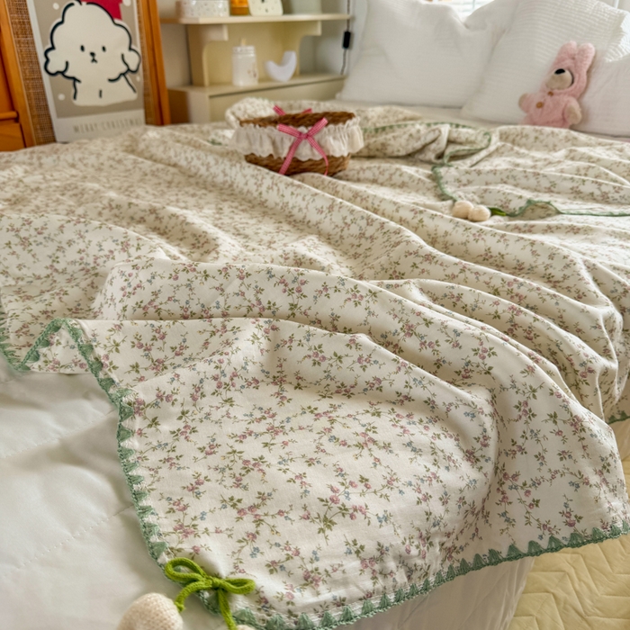 91家纺网 家纺一手货源 找家纺 潮邦创意家居 2026新A类全棉双层纱三角针四角郁金香吊坠盖毯—郁金纱语系列【含A类检测报告】 春上枝芽