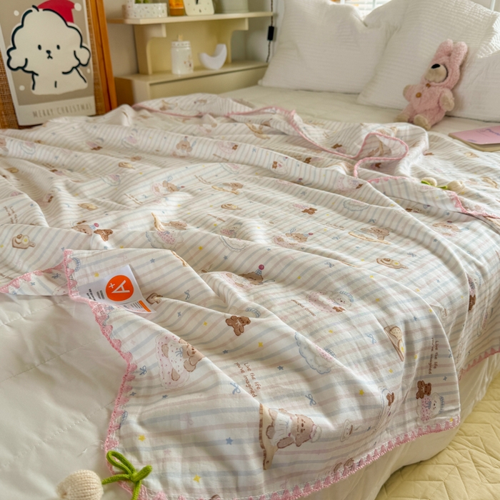 91家纺网 家纺一手货源 找家纺 潮邦创意家居 2026新A类全棉双层纱三角针四角郁金香吊坠盖毯—郁金纱语系列【含A类检测报告】 蛋糕狗