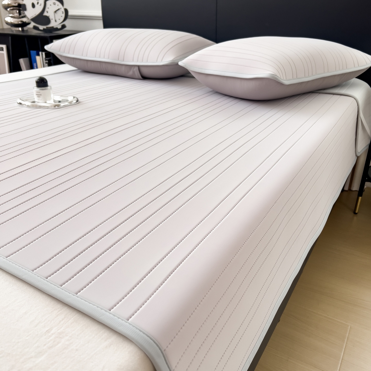 91家纺网 家纺一手货源 找家纺 丝羽坊 2026新款云朵凉感纯色小冰皮软凉席-平铺款 浅灰