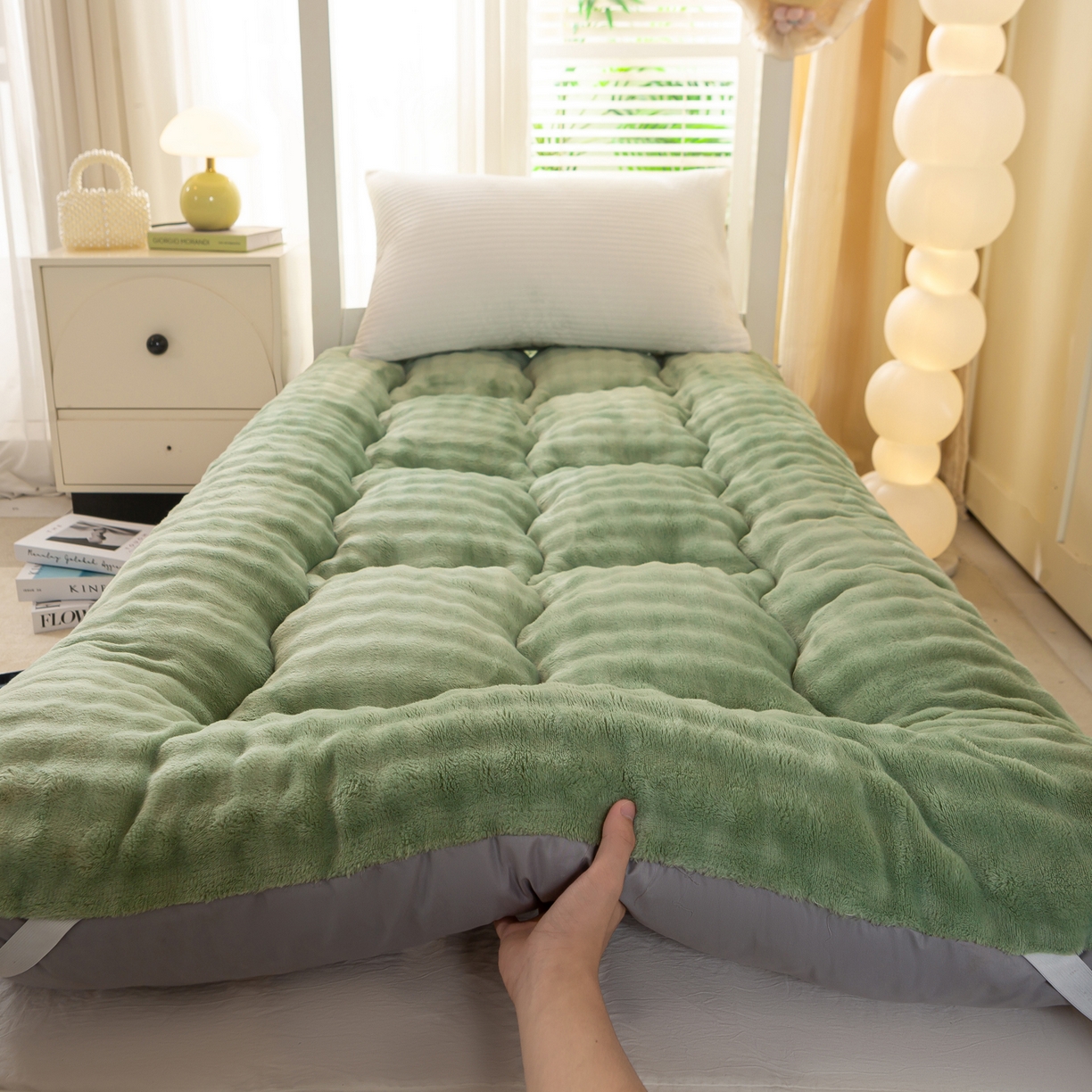 91家纺网 家纺一手货源 找家纺 蕾诺家纺 2026新款高克重牛奶兔毛绒学生通用保暖床垫 森绿
