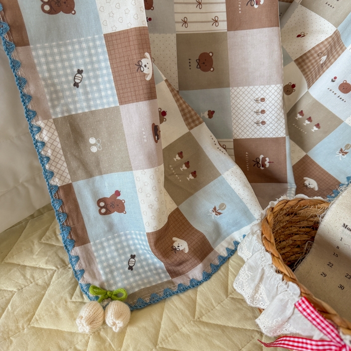 91家纺网 家纺一手货源 找家纺 潮邦创意家居 2026新A类全棉双层纱三角针四角郁金香吊坠盖毯—郁金纱语系列【含A类检测报告】 方块动物园