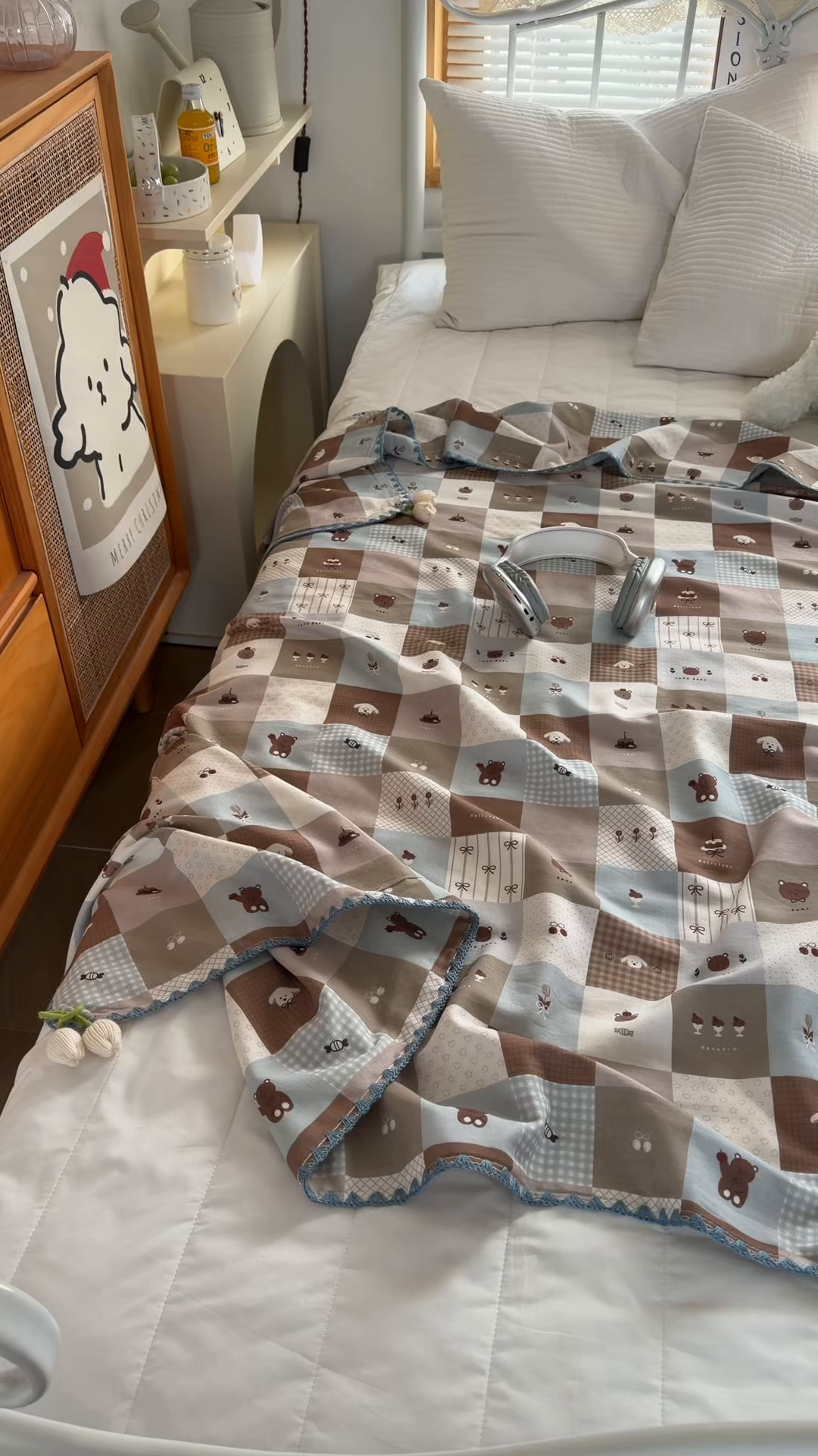 91家纺网 家纺一手货源 找家纺 潮邦创意家居 2026新A类全棉双层纱三角针四角郁金香吊坠盖毯—郁金纱语系列【含A类检测报告】 方块动物园