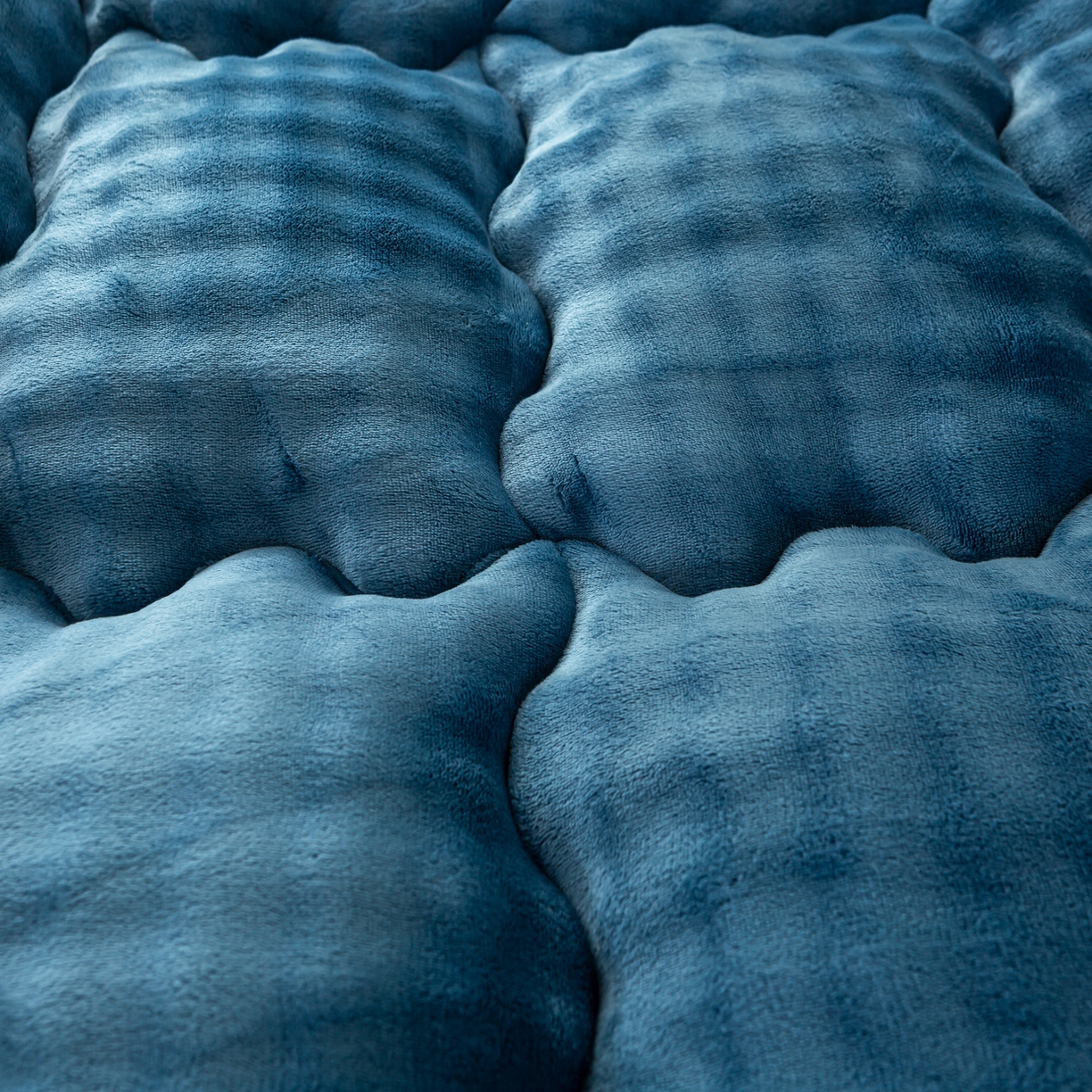 91家纺网 家纺一手货源 找家纺 蕾诺家纺 2026新款高克重牛奶兔毛绒学生通用保暖床垫 月光蓝