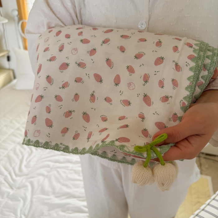 91家纺网 家纺一手货源 找家纺 潮邦创意家居 2026新A类全棉双层纱三角针四角郁金香吊坠盖毯—郁金纱语系列【含A类检测报告】 粉草莓