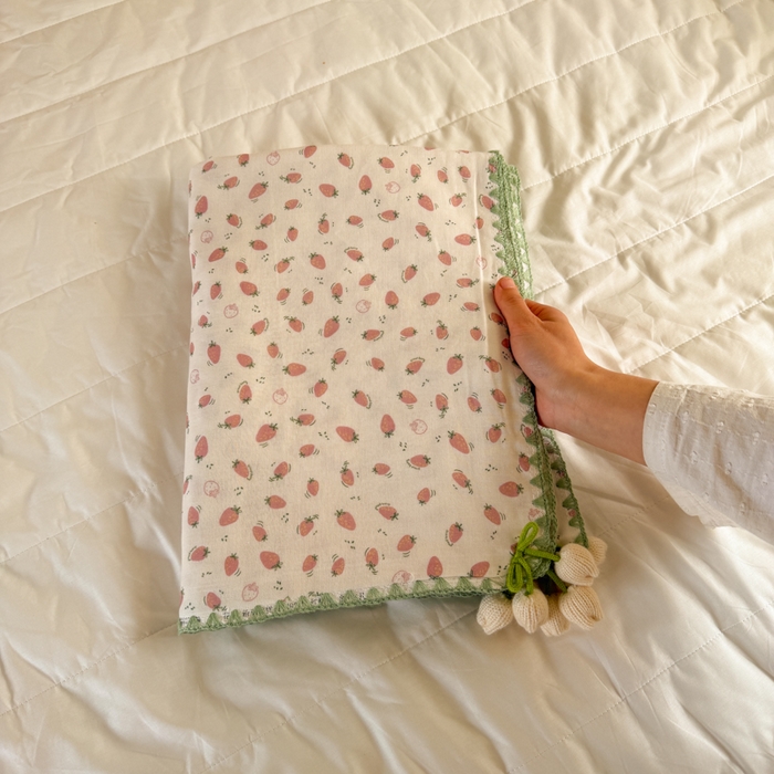 91家纺网 家纺一手货源 找家纺 潮邦创意家居 2026新A类全棉双层纱三角针四角郁金香吊坠盖毯—郁金纱语系列【含A类检测报告】 粉草莓