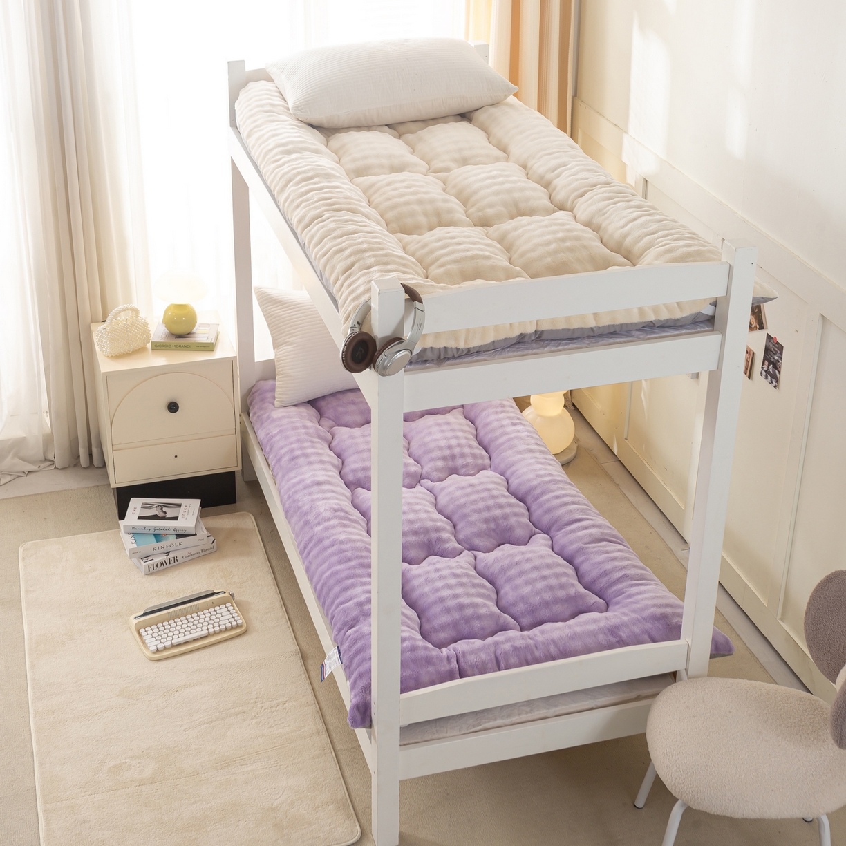 91家纺网 家纺一手货源 找家纺 蕾诺家纺 2026新款高克重牛奶兔毛绒学生通用保暖床垫 紫罗兰