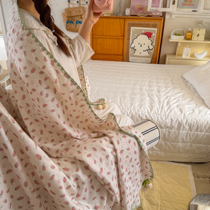 91家纺网 家纺一手货源 找家纺 潮邦创意家居 2026新A类全棉双层纱三角针四角郁金香吊坠盖毯—郁金纱语系列【含A类检测报告】 粉草莓